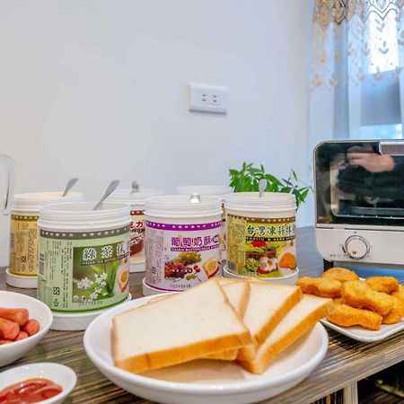 ออโรร่า คาสเซิล Guest House หลัวตง ภายนอก รูปภาพ