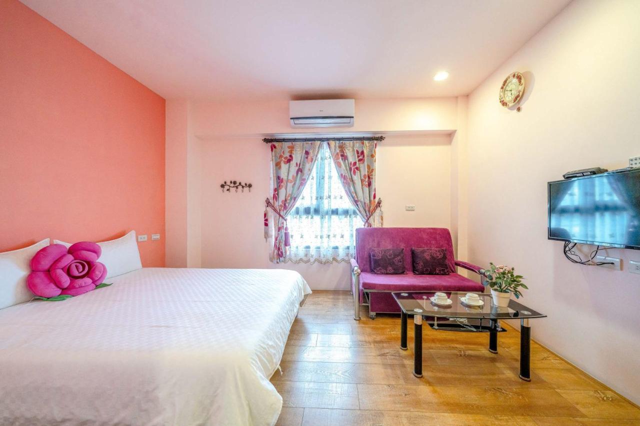ออโรร่า คาสเซิล Guest House หลัวตง ภายนอก รูปภาพ